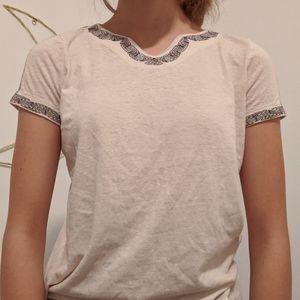 GAP embroidered tee